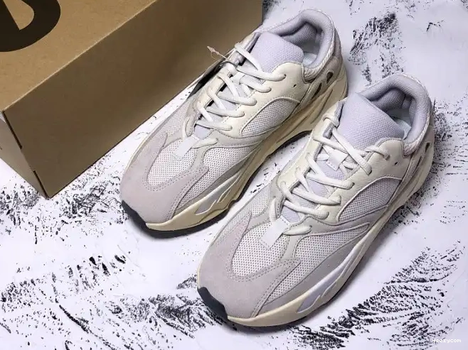 Adidas Analog EG7596 Yeezy Boost 700 0505